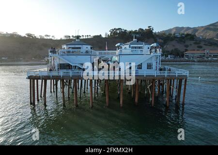 Une vue aérienne de la jetée de Malibu, le dimanche 2 mai 2021, à Malibu, Calif. Banque D'Images