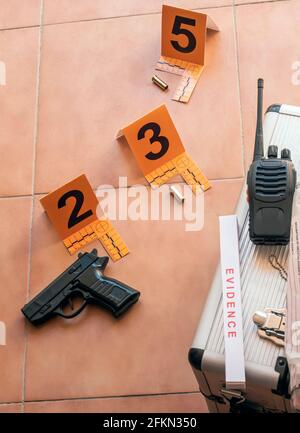 Plusieurs boîtiers de boîtier de balle marqués à la scène de crime, image de concept Banque D'Images