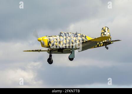 1950 vol de l'avion de Fiat G.46. Un entraîneur militaire s'est développé en Italie peu après la Seconde Guerre mondiale SÉRIE 44-MM-52-801. Reg G-BBII. Atterrissage à Farnborough Banque D'Images