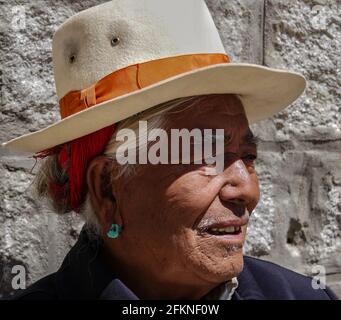 (210503) -- LHASSA, 3 mai 2021 (Xinhua) -- photo prise le 5 avril 2021 montre un portrait de Dondrup Wangyal dans le canton de Gangdoi, comté de Gonggar de la ville de Shannan, région autonome du Tibet du sud-ouest de la Chine. Dondrup Wangyal, 79 ans, est né d'une famille de sérans dans le canton de Gangdoi. Pendant des générations, la famille de Dondrup Wangyal avait été serfs d'une famille de seigneur local jusqu'à la réforme démocratique en 1959 quand il était vraiment émancipé et affecté avec des terres agricoles. "J'avais seulement 17 alors, mais je n'oublierais jamais le fait que le Parti communiste de Chine m'a sauvé. Et je suis déterminé à devenir membre du Parti », a dit Banque D'Images