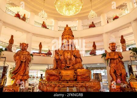 Intérieur de Wat Huay Plakang à Chiang Rai - Thaïlande Banque D'Images