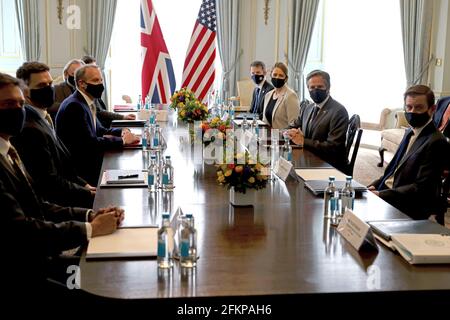 Le secrétaire aux Affaires étrangères Dominic Raab rencontre le secrétaire d'État américain Antony Blinken pour des entretiens bilatéraux à Carlton Gardens à Londres. Date de la photo: Lundi 3 mai 2021. Banque D'Images