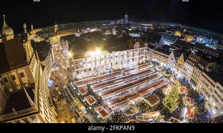 Augsburgs célèbre marché de noël la nuit Banque D'Images