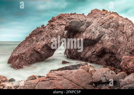 Arche naturelle sur la côte de Big sur, Californie Banque D'Images