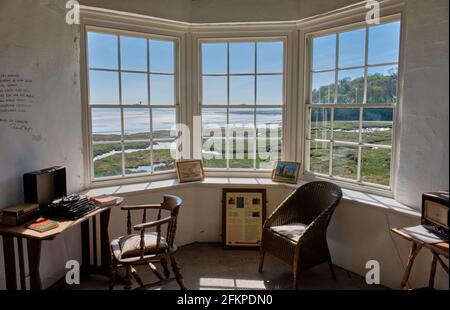 Salle d'écriture de Dylan Thomas dans la Summerhouse au château de Laugharne, Laugharne, Carmarthenshire Banque D'Images