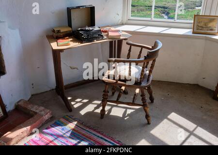 Salle d'écriture de Dylan Thomas dans la Summerhouse au château de Laugharne, Laugharne, Carmarthenshire Banque D'Images