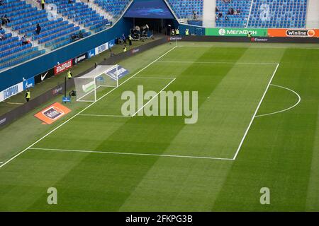 Saint-Pétersbourg, Russie. 02 mai 2021. La coupe du stade Gazprom Arena (Arenas Saint-Pétersbourg) montrant la qualité du terrain de football et de la pelouse lors du dernier match à domicile du FC Zenit, avant l'Euro 2020. Crédit : SOPA Images Limited/Alamy Live News Banque D'Images