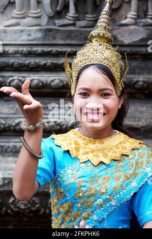 Danseurs de l'APSARA selon les traditions khmères. Temple d'Angkor Wat. Siem Reap Cambodge Banque D'Images