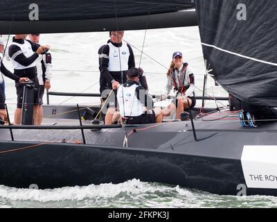 Le duc de Cambridge (bateau 02) et la duchesse de Cambridge (bateau 01) participent à la régate de la coupe du roi à Cowes, sur l'île de Wight. 8 août 2019. Veuillez par ligne : Vantagenews.com Banque D'Images