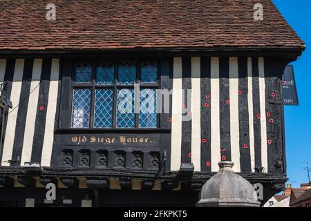 Vue sur l'ancien siège de Colchester, un bâtiment C16 présentant encore des trous de balle dans ses poutres depuis le siège de Colchester (1648), Essex, Royaume-Uni Banque D'Images