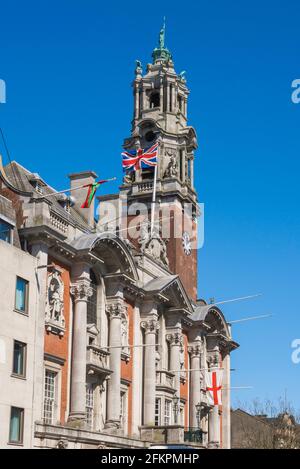 Hôtel de ville de Colchester, vue sur le bâtiment victorien de style baroque (1897) et la tour de l'horloge de Colchester High Street, Essex, Angleterre, Royaume-Uni Banque D'Images