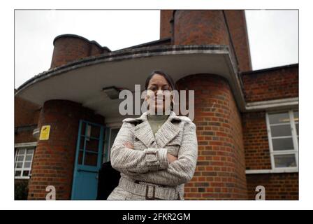 Nalini Ramnarace à l'école de Greenford, West Londonpic David Sandison 24/2/2005 Banque D'Images