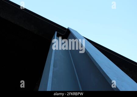 Bâtiment de musée en verre et en métal. Neue Nationalgalerie (Nouvelle galerie nationale) au Kulturforum par Mies van der Rohe à Berlin, Allemagne Banque D'Images