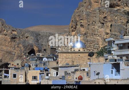 Vue sur Maaloula et le couvent de Saint Thecla, Syrie Banque D'Images