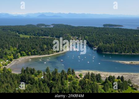 Degnen Bay, Île Gabriola, C.-B. Photographie aérienne des îles du sud du Golfe. Colombie-Britannique, Canada. Banque D'Images