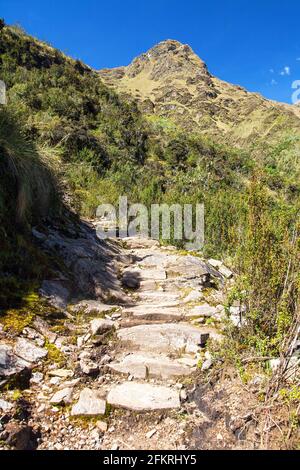 Sentier de randonnée de Choquequirao inca, chemin de Coquequirao à Machu Picchu au Pérou, montagnes des Andes Banque D'Images