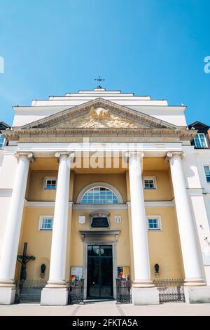 Varsovie, Pologne - 14 juin 2019 : Église de Saint-André l'Apôtre et Saint-frère Albert Banque D'Images