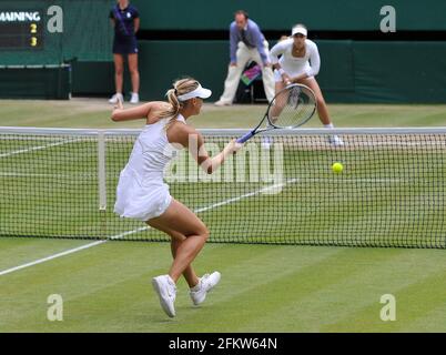 WIMBLEDON 2011. LA DEMI-FINALE DE LA FEMME. MARIA SHARAPOVA V SABINE LISICKI. 30/6/2011. PHOTO DAVID ASHDOWN Banque D'Images