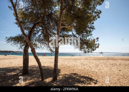 Palmanova, Majorque, Espagne. 3 mai 2021. La vie sur la plage à Palmanova en face de la mer à Majorque. Credit: John-Patrick Morarescu/ZUMA Wire/Alamy Live News Banque D'Images