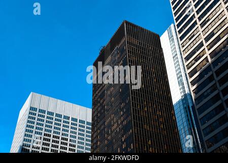 La ville de New York, USA - 21 juin 2018 : Seagram Building dans Park Avenue, Manhattan. Low angle view contre ciel. Il a été conçu par Mies van der Rohe archi Banque D'Images