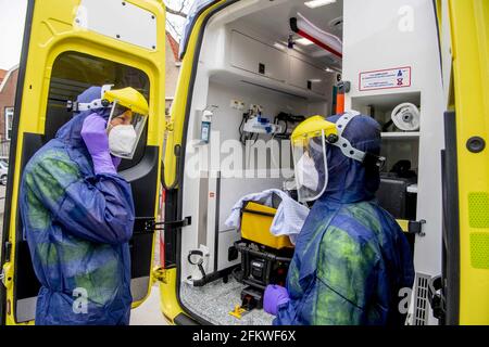 Dirksland, pays-Bas. 04e mai 2021. La salle d'urgence spéciale de Corona à l'hôpital Van Weel-Bethesda, à Dirksland, pays-Bas, le 03 mai 2021, pendant la troisième vague. De nouveaux patients corona arrivent à l'hôpital tous les jours. La crise de la couronne a rendu les hôpitaux très occupés. Les gens ont peur du code noir et cela signifie que tout le monde ne peut pas être aidé dans l'IC. Photo de Robin Utrecht/ABACAPRESS.COM crédit: Abaca Press/Alay Live News Banque D'Images