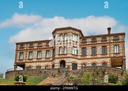 Club de tir de pigeon de Jabugo à Huelva. Bâtiment caractéristique de l'architecture andalouse depuis le début du XXe siècle Banque D'Images