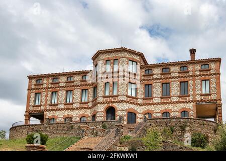 Club de tir de pigeon de Jabugo à Huelva. Bâtiment caractéristique de l'architecture andalouse depuis le début du XXe siècle Banque D'Images