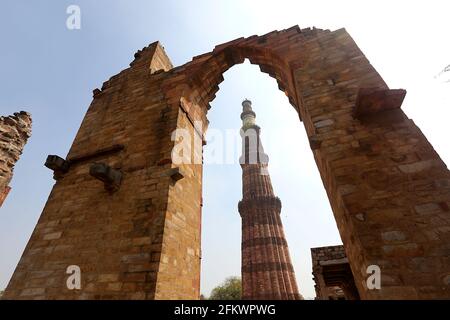 Le minaret Qutub Minar à Delhi, Inde Banque D'Images