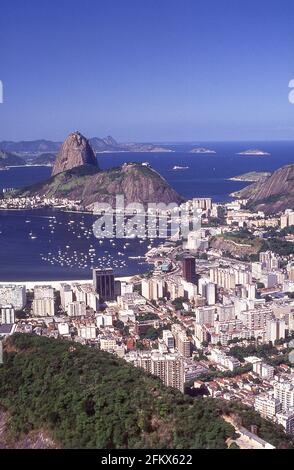 Baie de Botafogo et montagne de Sugarloaf, Rio de Janeiro, État de Rio de Janeiro, République du Brésil Banque D'Images