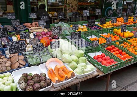 Fruits et légumes au Wiener Naschmarkt, Vienne, Autriche Banque D'Images