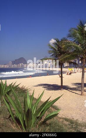 La plage de Copacabana, Rio de Janeiro, Brésil Banque D'Images