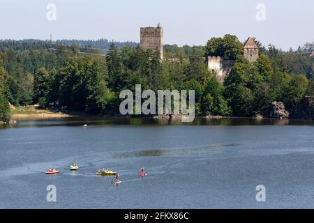 Réservoir Ottenstein avec Burg Lichtenfels à Waldviertel Basse-Autriche Autriche Banque D'Images