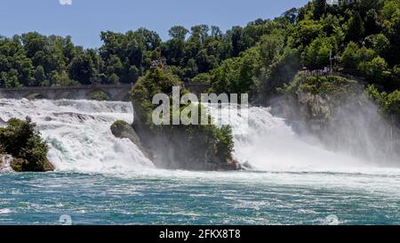 Chutes du Rhin à Neuhausen am Rheinfall près de Schaffhausen, Suisse Banque D'Images