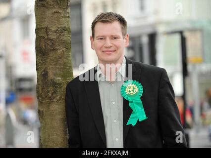 PETER CRANIE, LE PRINCIPAL CANDIDAT DU PARTI VERT POUR LES ÉLECTIONS DE L'EURO EN JUIN POUR LE NORD-OUEST À LIVERPOOL. 1/5/09 PHOTO DAVID ASHDOWN Banque D'Images