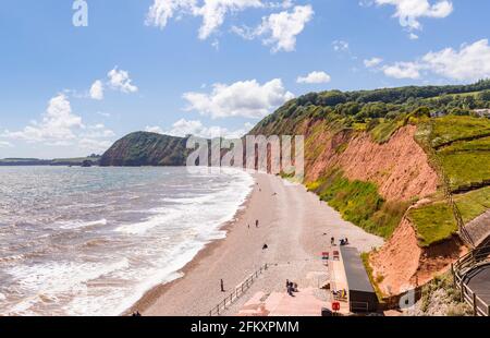 Jacobs Ladder Beach (à l'est de Peak Hill), Sidmouth, une petite ville balnéaire populaire de la côte sud à Devon, dans le sud-ouest de l'Angleterre Banque D'Images