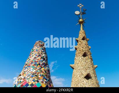 Extérieur du Palau Guell à Barcelone, art typique d'Antonio Gaudi Banque D'Images