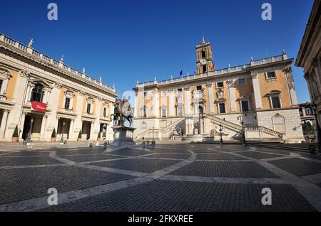 Italie, Rome, Piazza del Campidoglio, Palazzo Nuovo et Palazzo Senatorio Banque D'Images