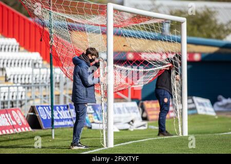 Le personnel de terrain du terrain de football a mis fin à la fin du but d'un jeu Banque D'Images