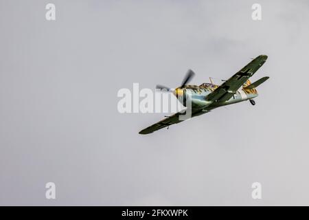 Hispano Buchon se présentant au salon de la saison Premiere Drive-In Airshow à Shuttleworth, ancien gardien, le dimanche 2 mai 2021 Banque D'Images