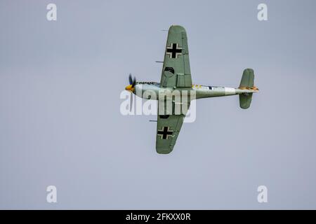 Hispano Buchon se présentant au salon de la saison Premiere Drive-In Airshow à Shuttleworth, ancien gardien, le dimanche 2 mai 2021 Banque D'Images