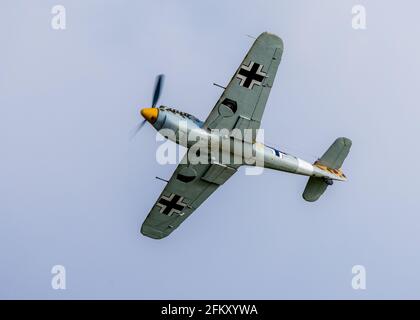 Hispano Buchon se présentant au salon de la saison Premiere Drive-In Airshow à Shuttleworth, ancien gardien, le dimanche 2 mai 2021 Banque D'Images