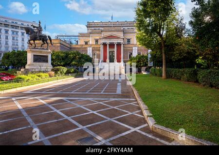 Athènes, Attique, Grèce. L'ancien Parlement est un bâtiment néoclassique d'Athènes qui abrite le Parlement grec (1875 - 1935). Banque D'Images