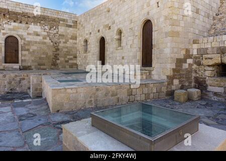 Héraklion, île de Crète, Grèce. Le toit offre une vue sur la forteresse vénitienne Koules et les chambres des officiers. Il est situé dans le vieux port d'Héraklion Banque D'Images