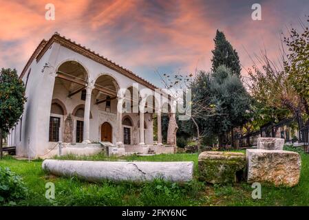 La mosquée Fethiye est une mosquée ottomane du XVIIe siècle située sur le côté nord de l'ancienne agora romaine à Athènes - Grèce Banque D'Images