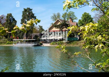 Restaurant Chalet des iles dans le Bois de Boulogne - Paris, France Banque D'Images