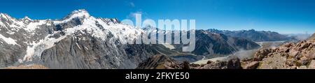 Mont Sefton , Mont Cook et la vallée de Hooker depuis la route Mueller Hut, Parc national Aoraki, Île du Sud de la Nouvelle-Zélande Banque D'Images