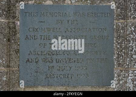 Plaque d'information jointe au mémorial anglais de la guerre civile sur le champ de bataille de Marston Moor, New York, North Yorkshire Banque D'Images