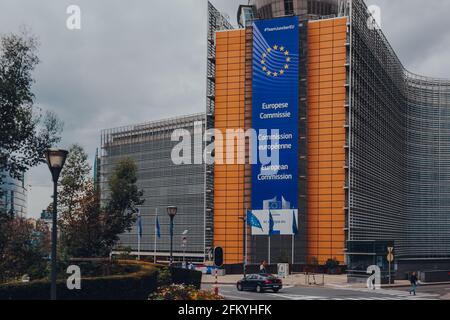 Bruxelles, Belgique - 16 août 2019 : rond-point Schuman et Berlaymont, un immeuble de bureaux à Bruxelles, qui abrite le siège de l'Europ Banque D'Images