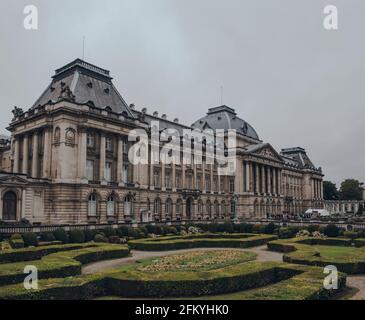 Bruxelles, Belgique - 16 août 2019 : vue panoramique du Palais Royal de Bruxelles, palais officiel du Roi et de la Reine de Belgique Banque D'Images