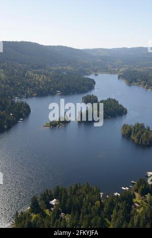 Photographie aérienne du lac Shawnigan, île de Vancouver, Colombie-Britannique, Canada. Banque D'Images